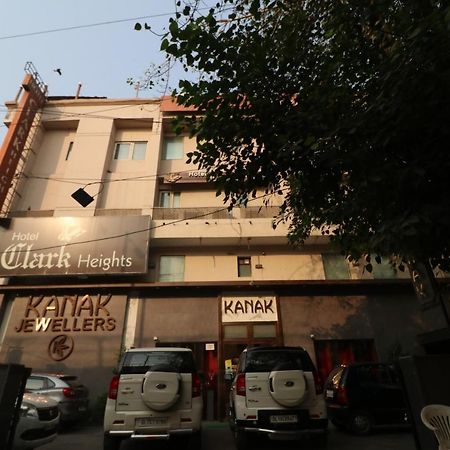 Hotel Clark Heights ニューデリー エクステリア 写真