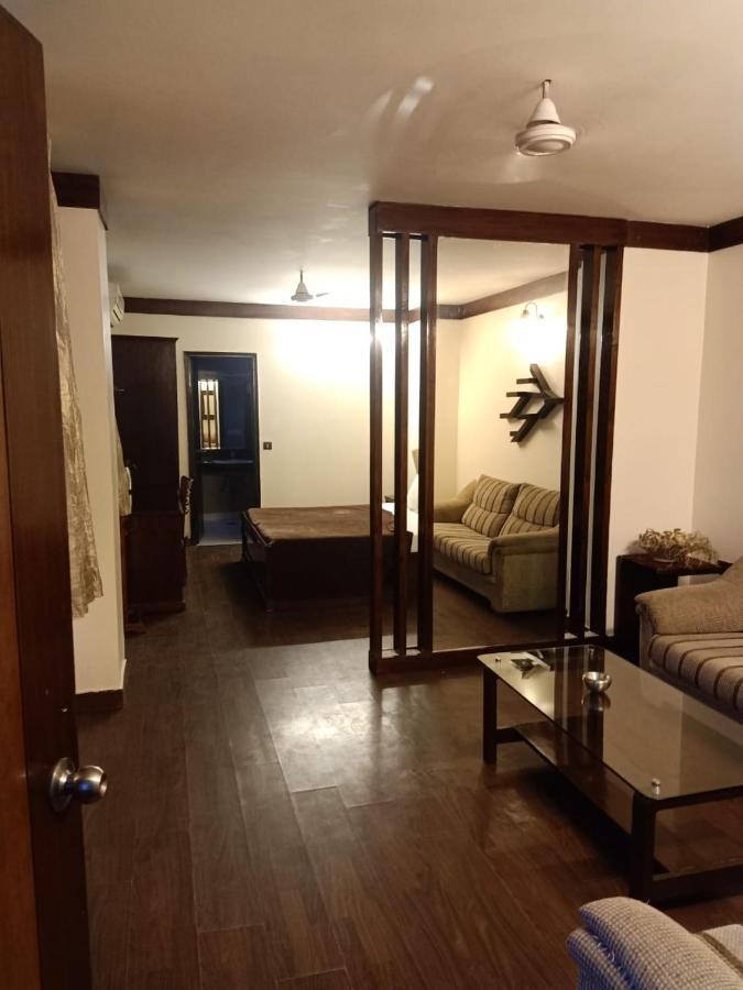 Hotel Clark Heights ニューデリー エクステリア 写真