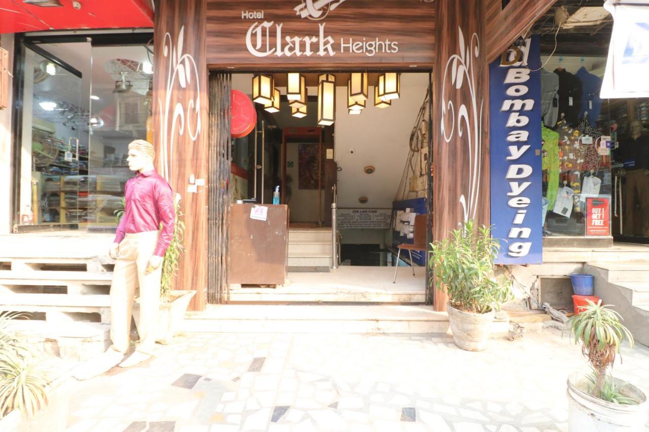 Hotel Clark Heights ニューデリー エクステリア 写真