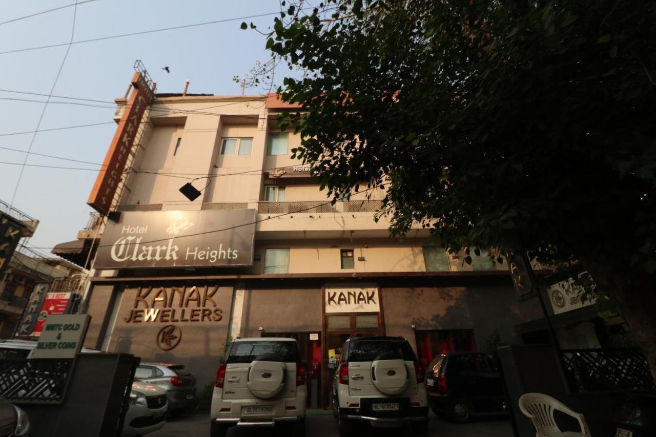 Hotel Clark Heights ニューデリー エクステリア 写真