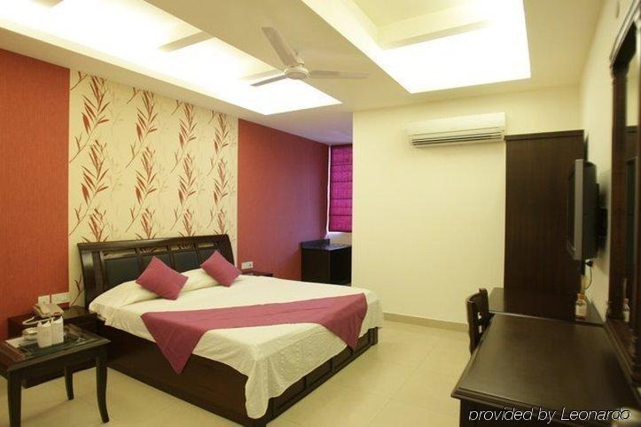 Hotel Clark Heights ニューデリー 部屋 写真