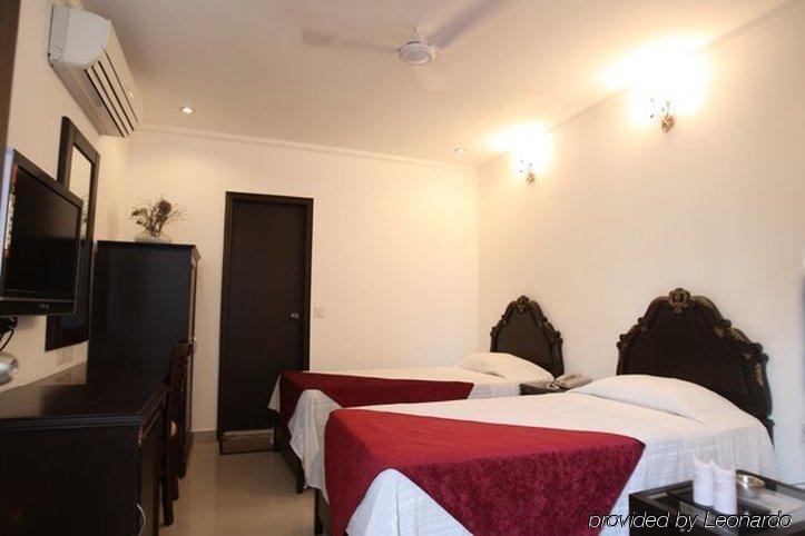 Hotel Clark Heights ニューデリー 部屋 写真