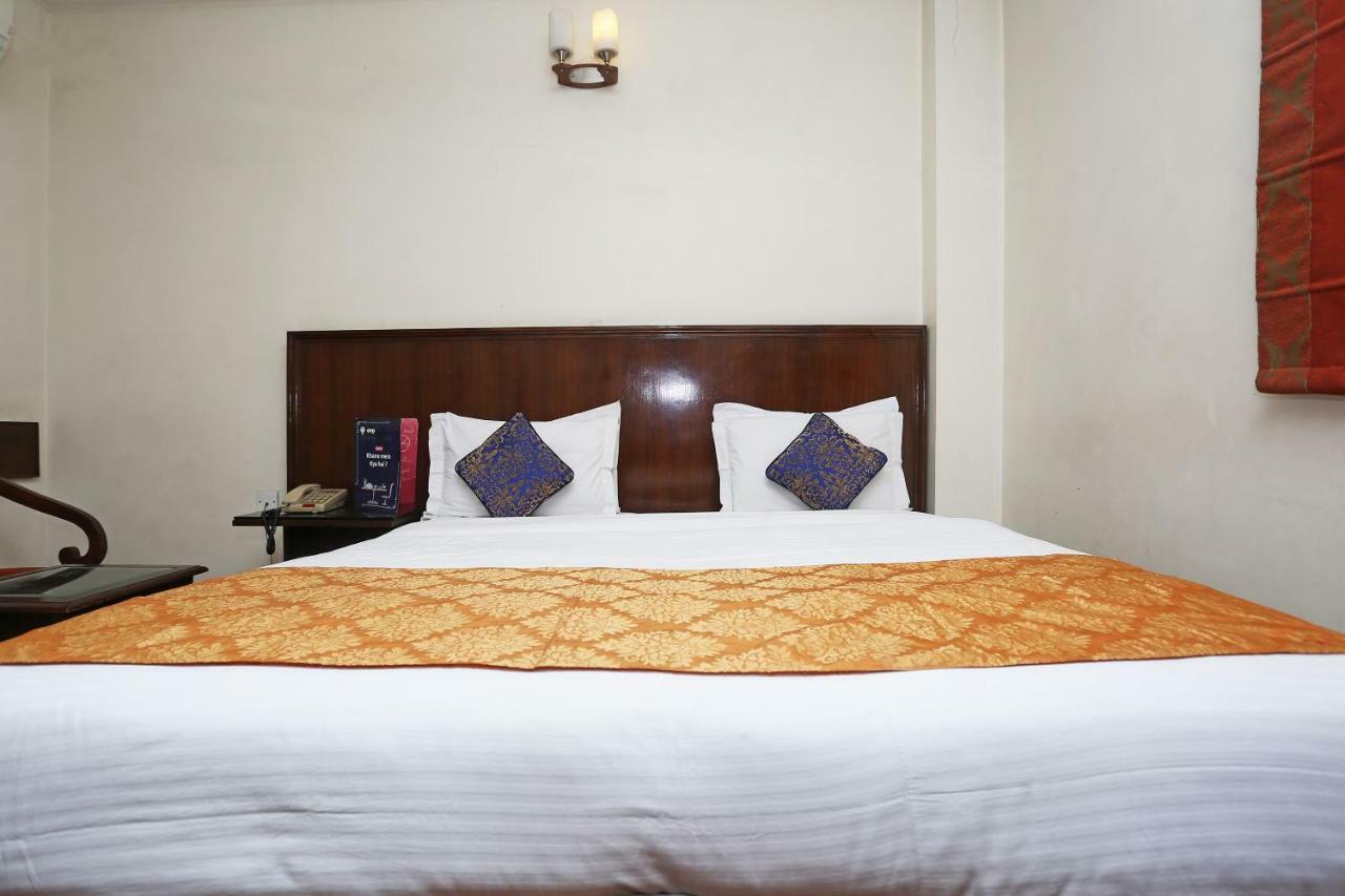 Hotel Clark Heights ニューデリー エクステリア 写真